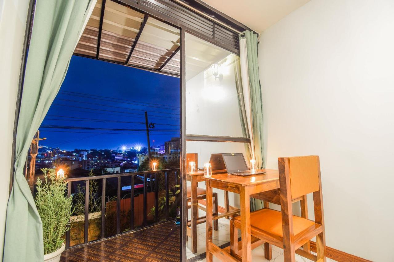 Luxury Acacia Villa With Kampala'S Best View Екстериор снимка