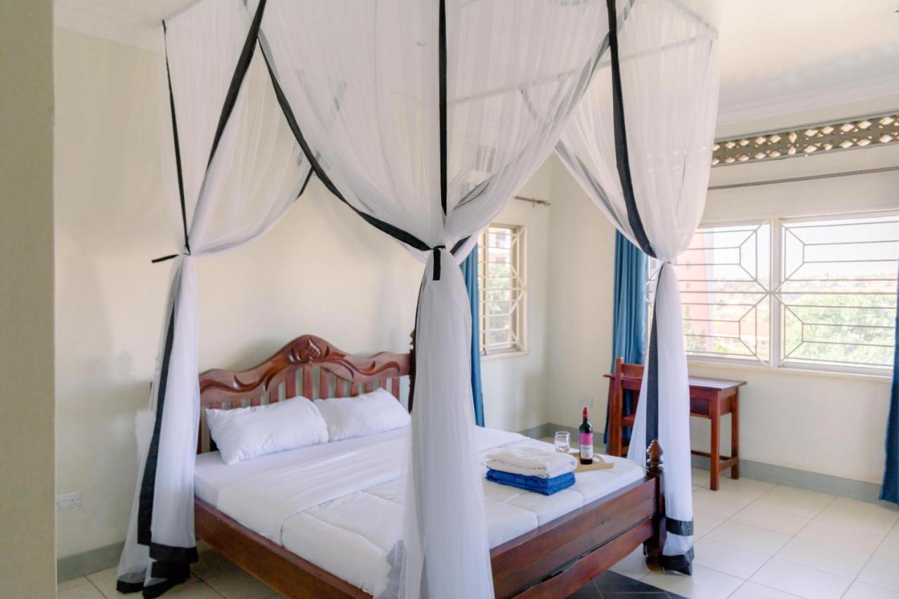Luxury Acacia Villa With Kampala'S Best View Екстериор снимка