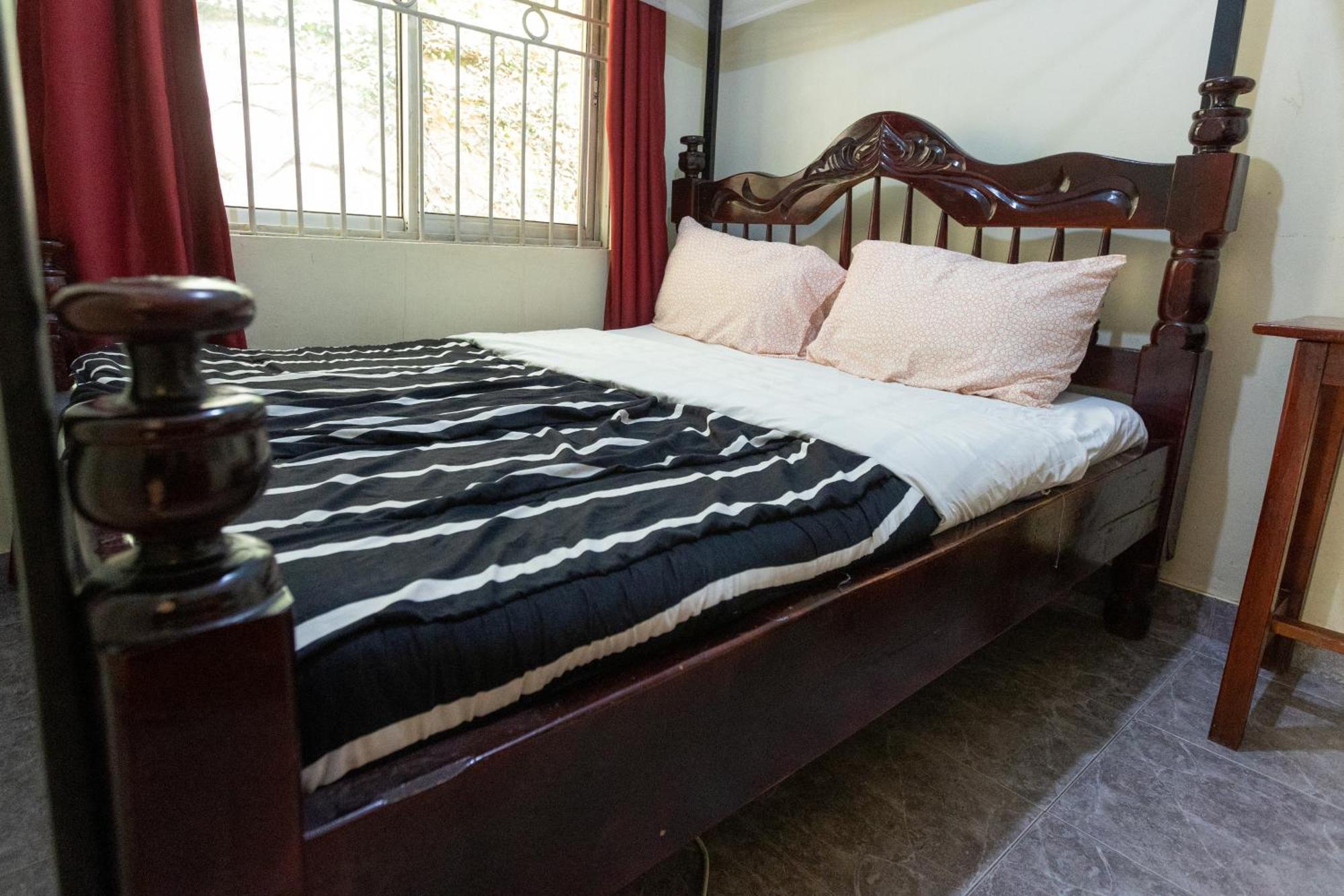 Luxury Acacia Villa With Kampala'S Best View Екстериор снимка