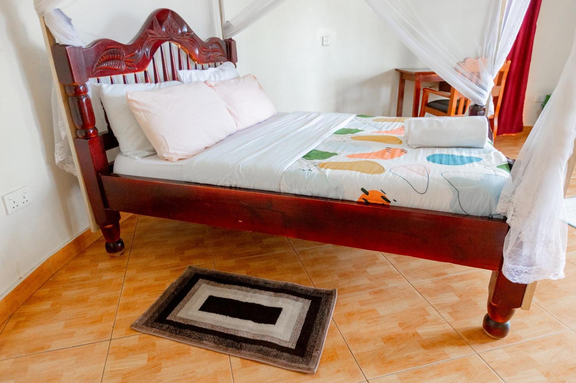 Luxury Acacia Villa With Kampala'S Best View Екстериор снимка