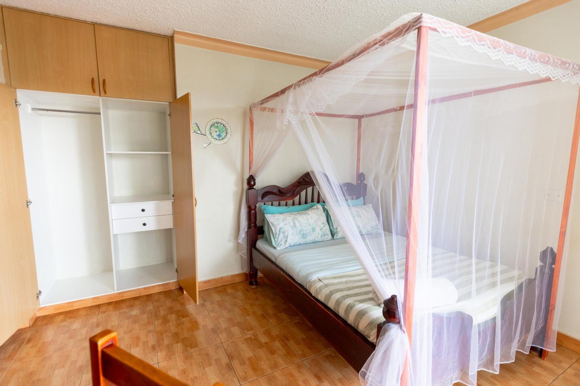 Luxury Acacia Villa With Kampala'S Best View Екстериор снимка
