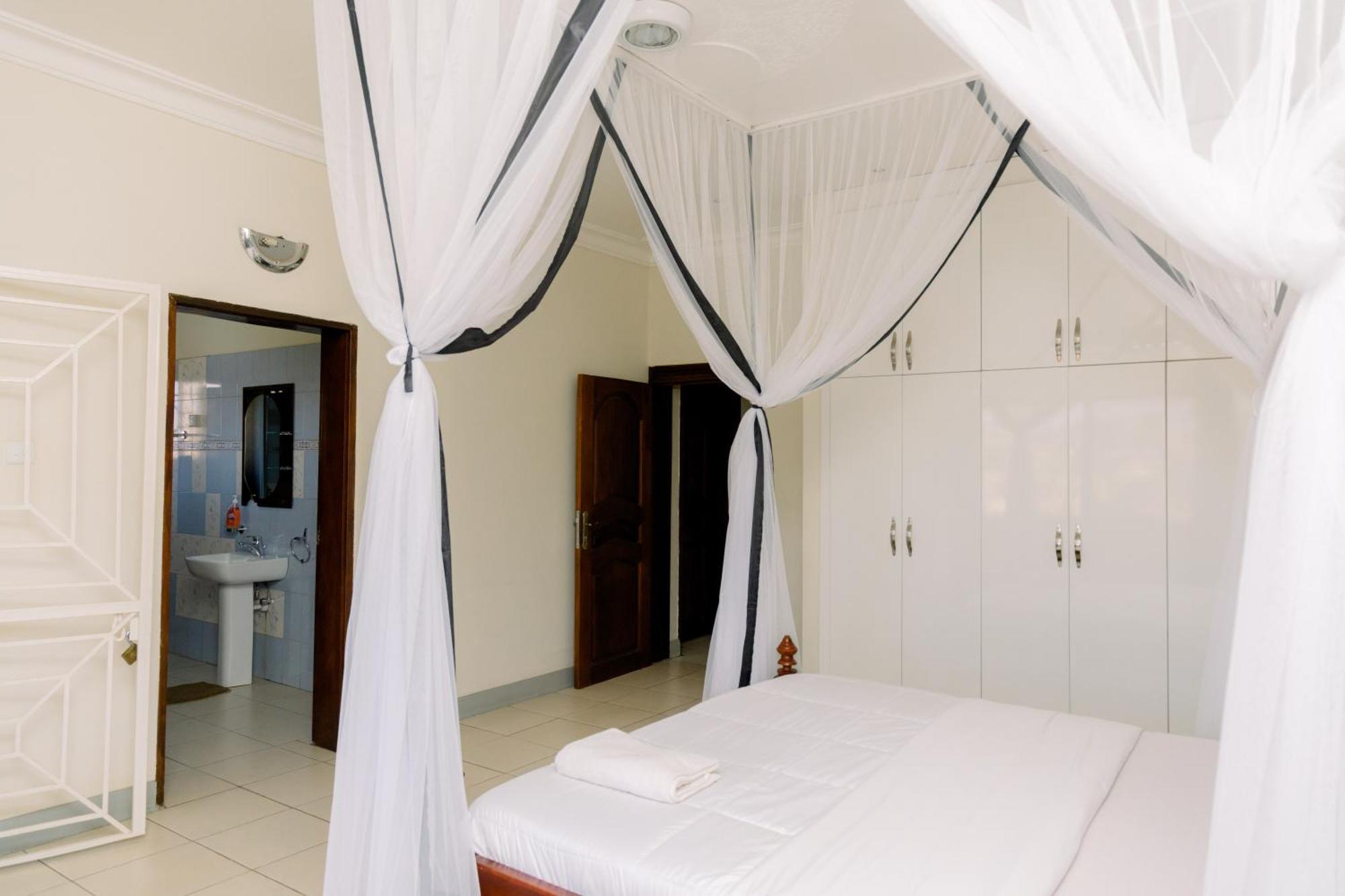 Luxury Acacia Villa With Kampala'S Best View Стая снимка