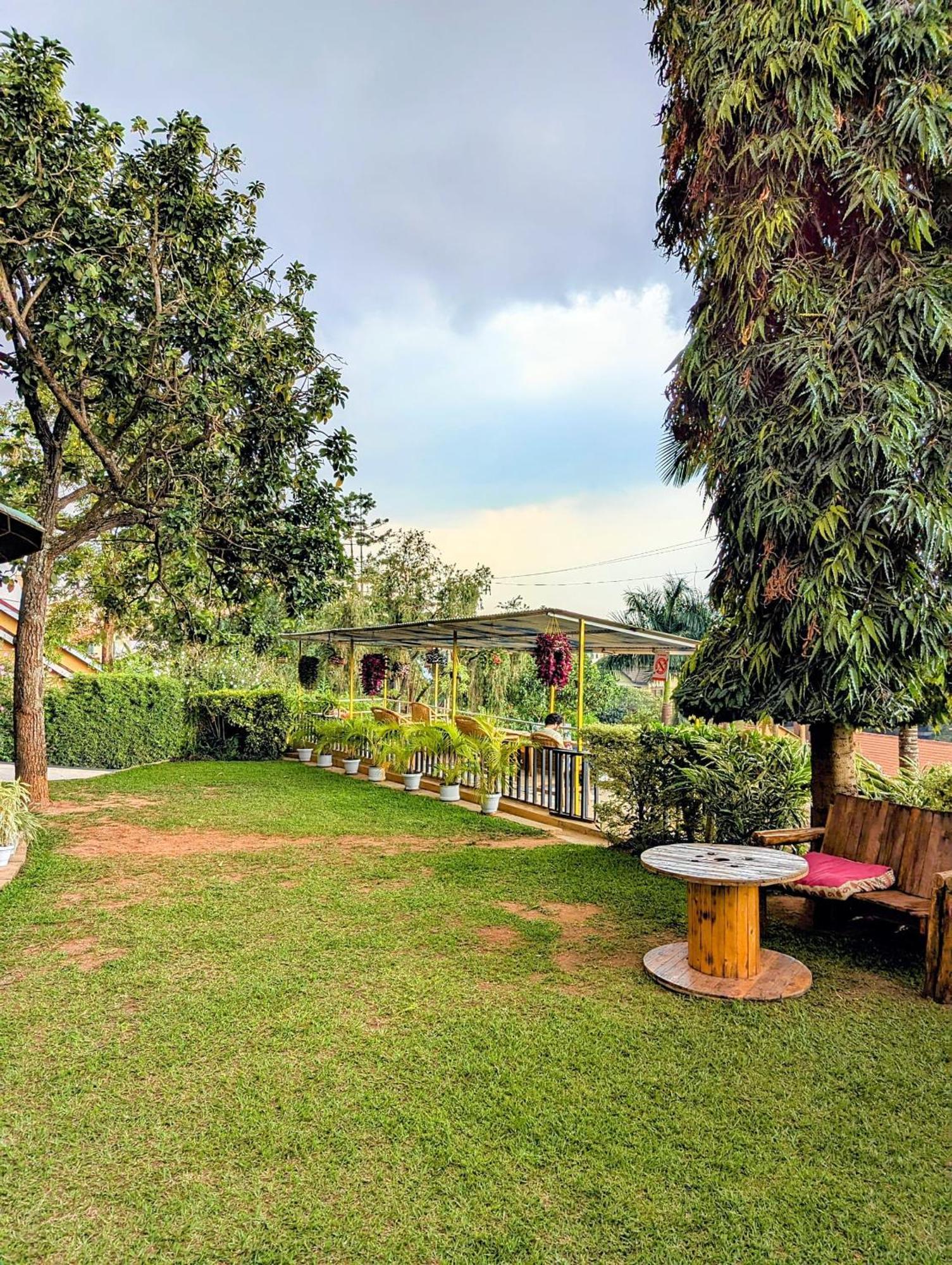 Luxury Acacia Villa With Kampala'S Best View Екстериор снимка